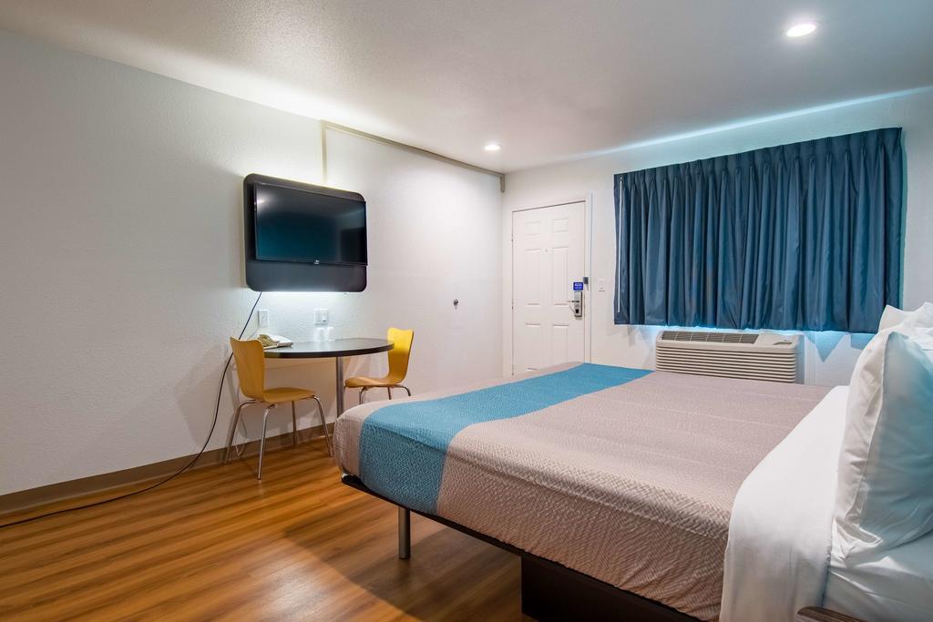 Motel 6-San Bernardino, Ca - Downtown Экстерьер фото