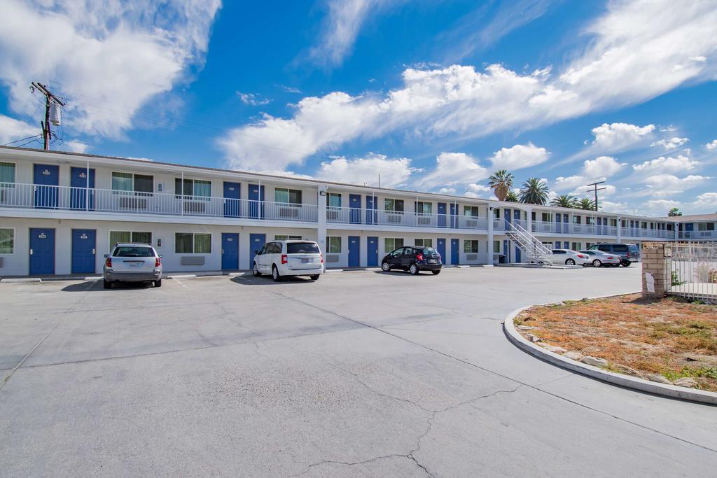 Motel 6-San Bernardino, Ca - Downtown Экстерьер фото