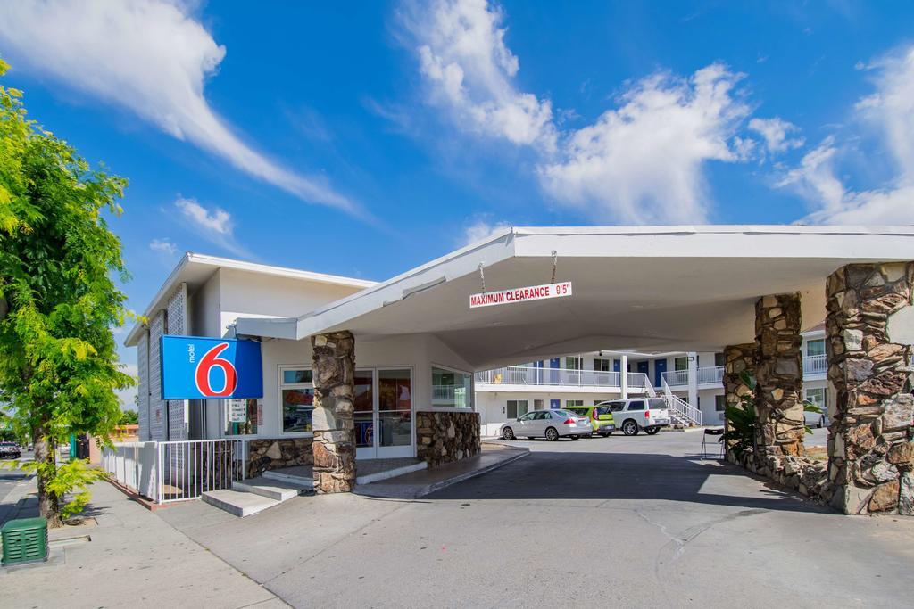Motel 6-San Bernardino, Ca - Downtown Экстерьер фото